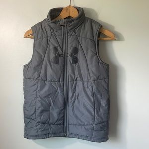 Under Armour coldgear youth medium vest in grey/black